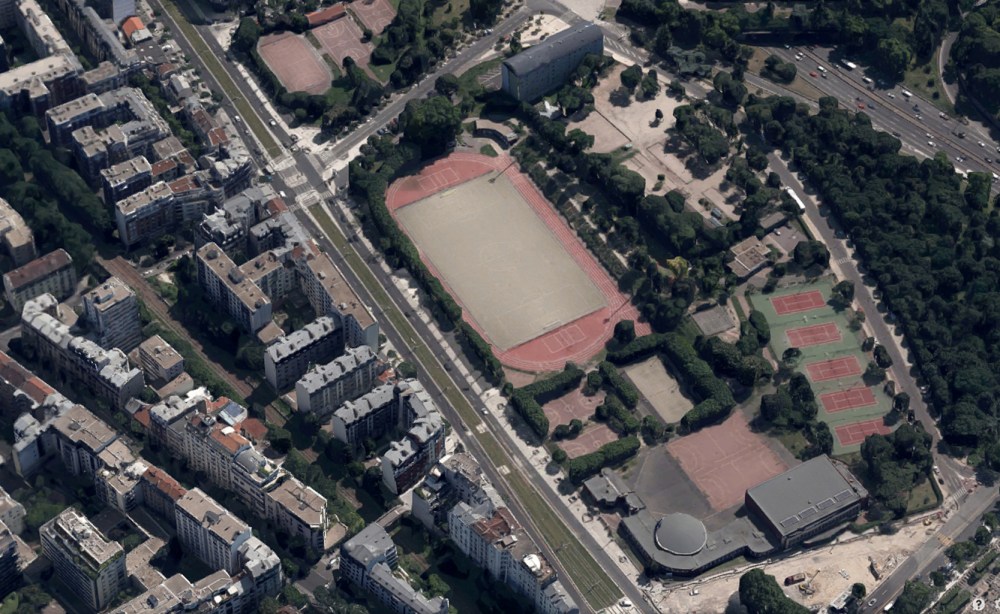 Ne touchez pas le stade Léo Lagrange, il y a de la place ailleurs